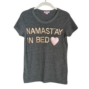 Bow & Drape Gray Graphic Pink Sequin Short Sleeve Tee Shirt Women's Small